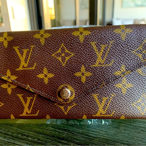 Louis Vuitton Wallet - Picture 1 of 6